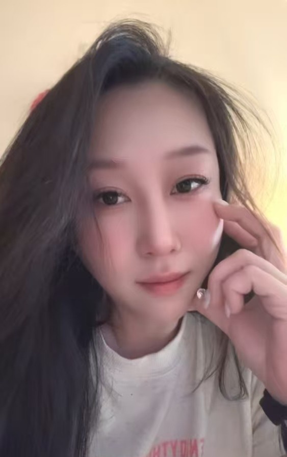 拉丝水床少妇