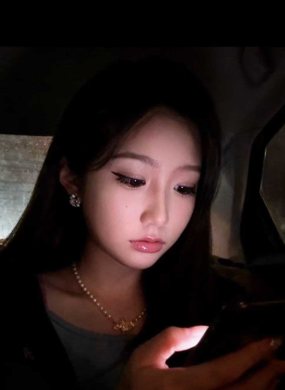 美乳蜜臀依依