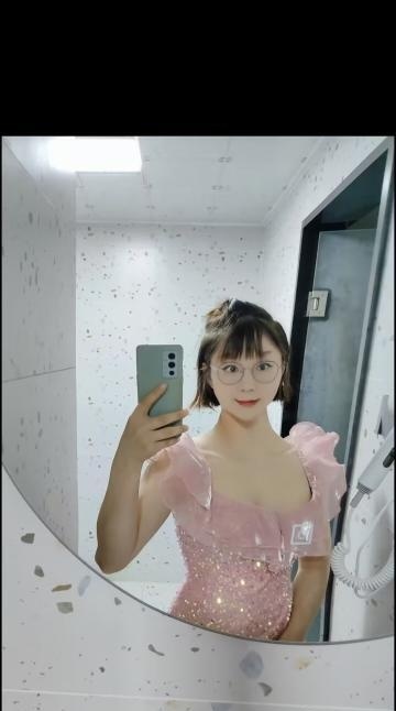 性感美腿可双妃姐妹俩