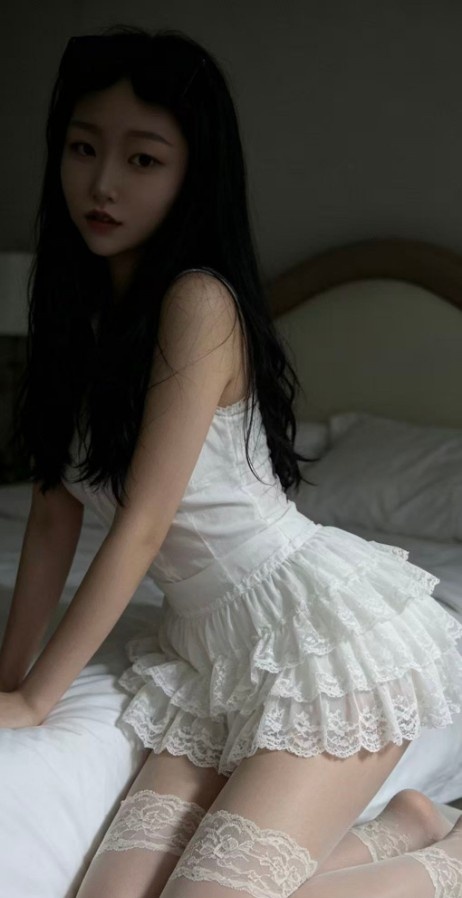 萝莉性感大胸雨爱