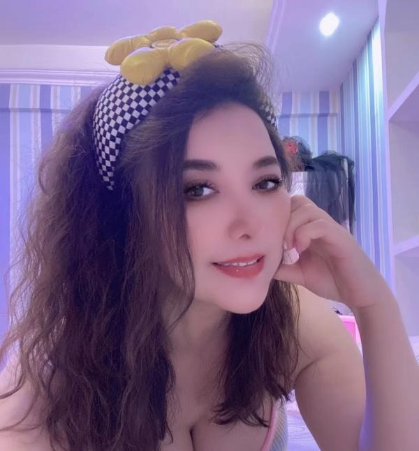 新疆妹儿加依娜