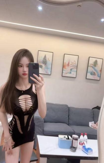 凹凸有致性感小湿妹