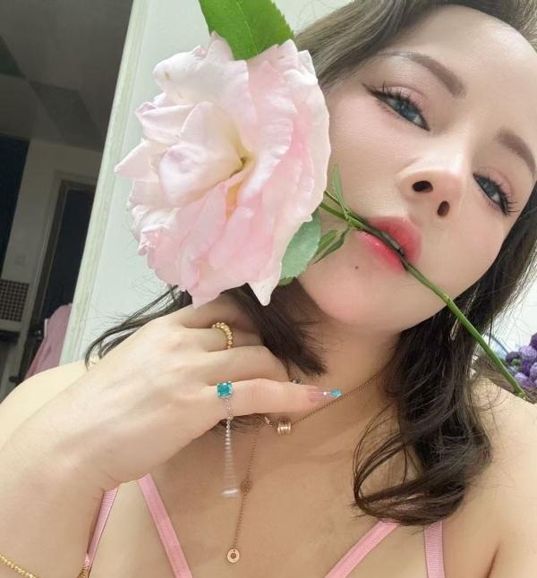 唇枪舌战巨乳骚货