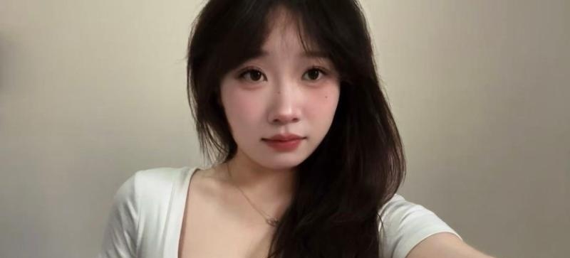 丰满零零后小妹