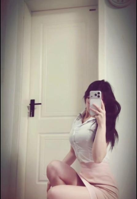 丰满零零后小妹