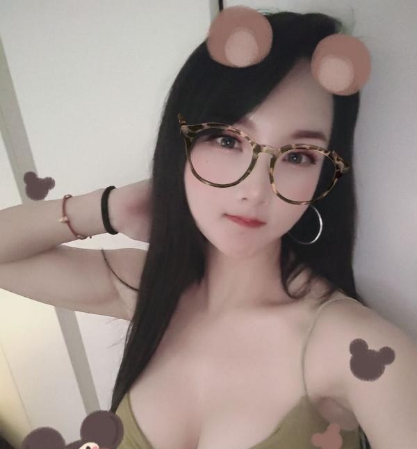 园区大奶柒柒