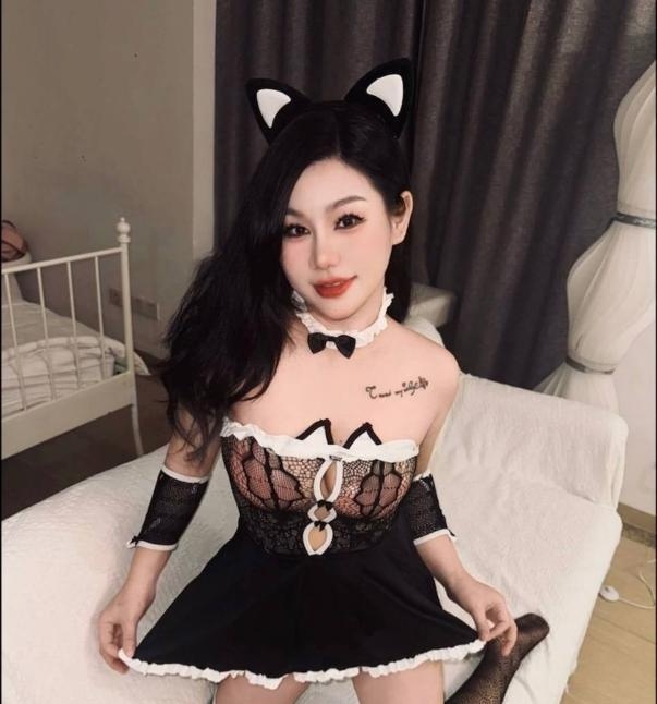 性感黑丝女郎婉茹