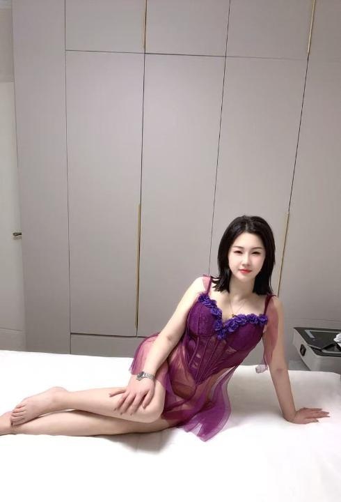 南站短发御姐笑笑