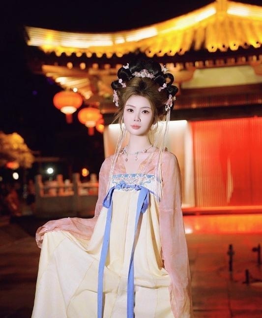 性价比女菩萨菲菲