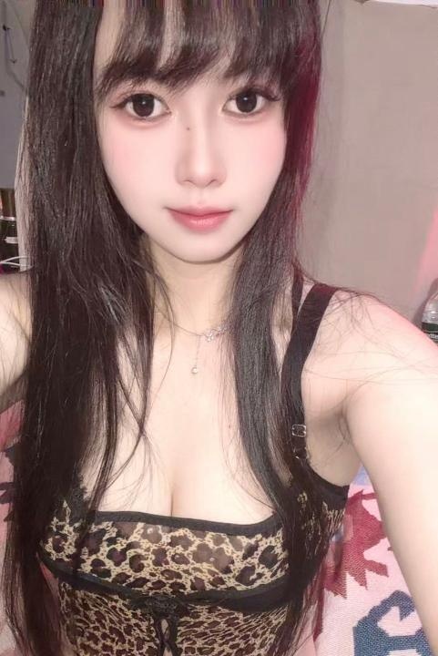 豹纹大胸甜甜