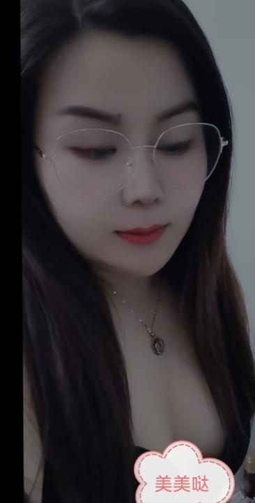 翘臀骚熟女姐姐