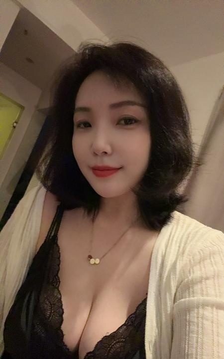 性感美妇悦悦