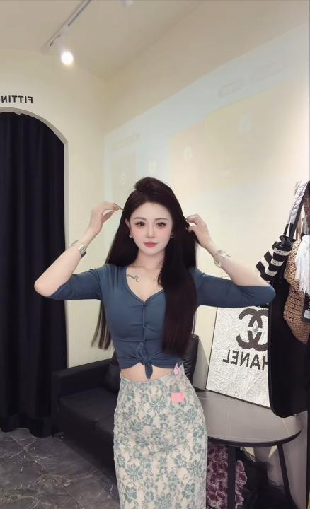 很哇塞的钱多多小姐姐