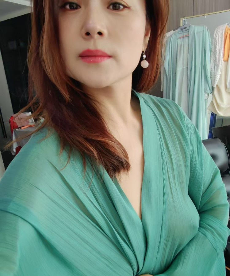 美容店老板娘