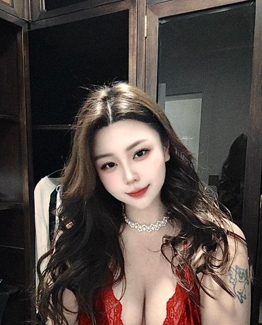 翘臀性感妹子