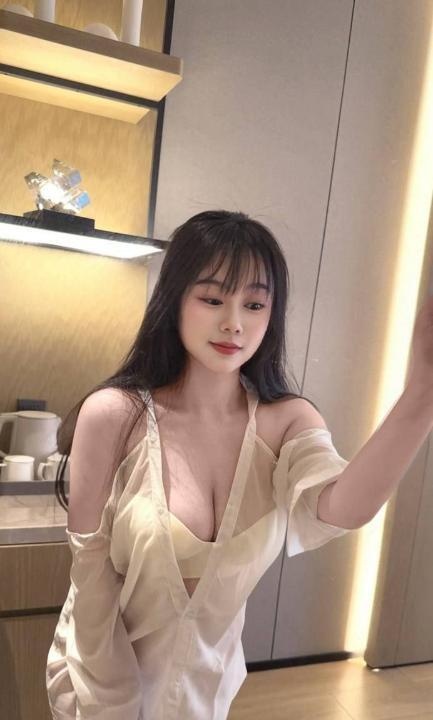 丰满白皙小坦钥钥