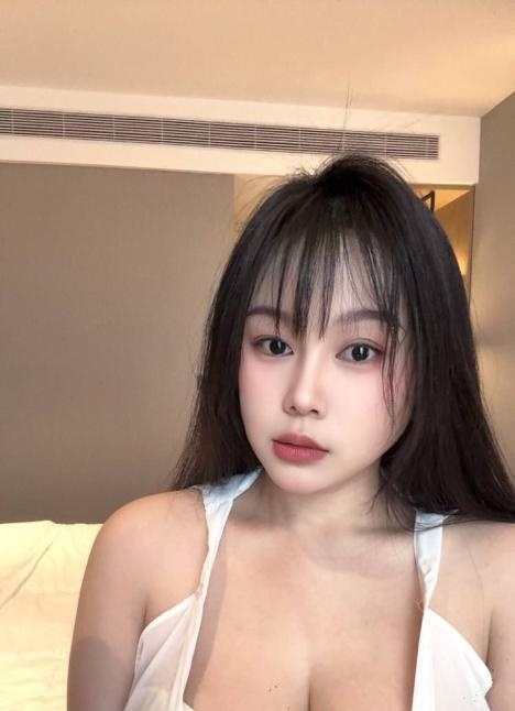 丰满白皙小坦钥钥