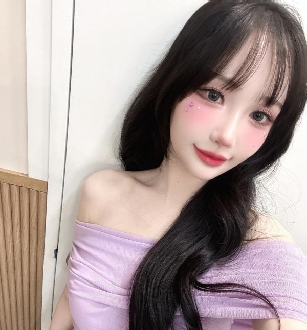 小店纯欲嫩妹夏初