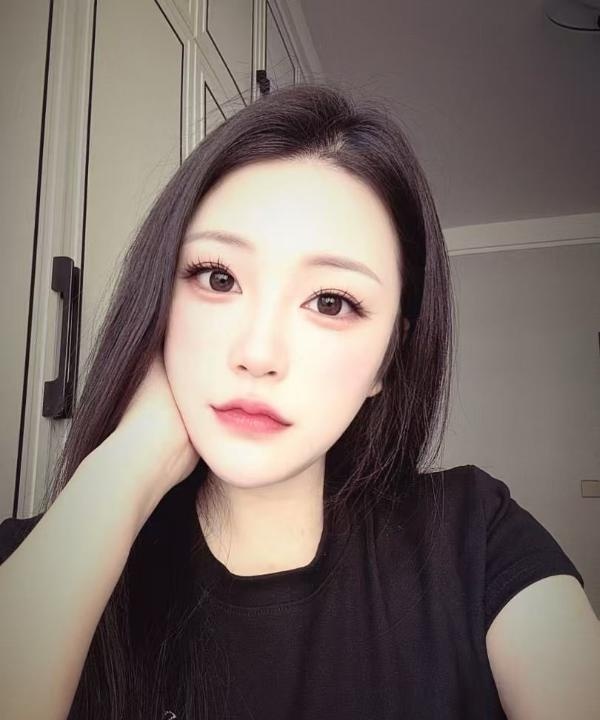 岳麓高挑美心小姐姐