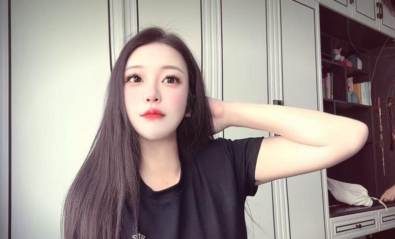 岳麓高挑美心小姐姐
