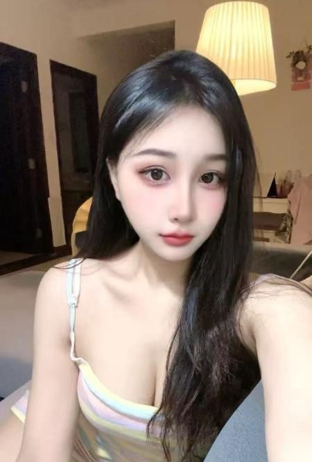 俏皮美妞苒苒