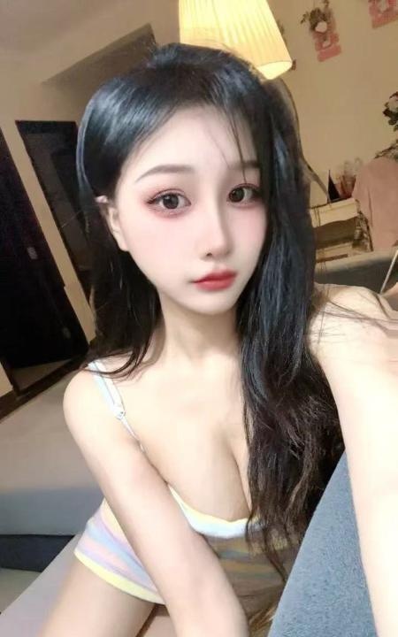 俏皮美妞苒苒