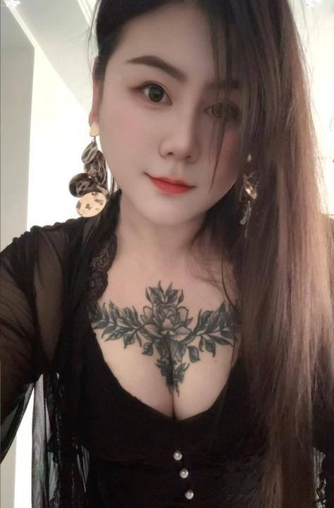 大波翘臀三通熟女