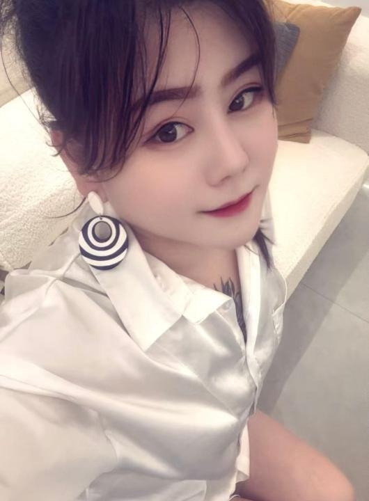 大波翘臀三通熟女