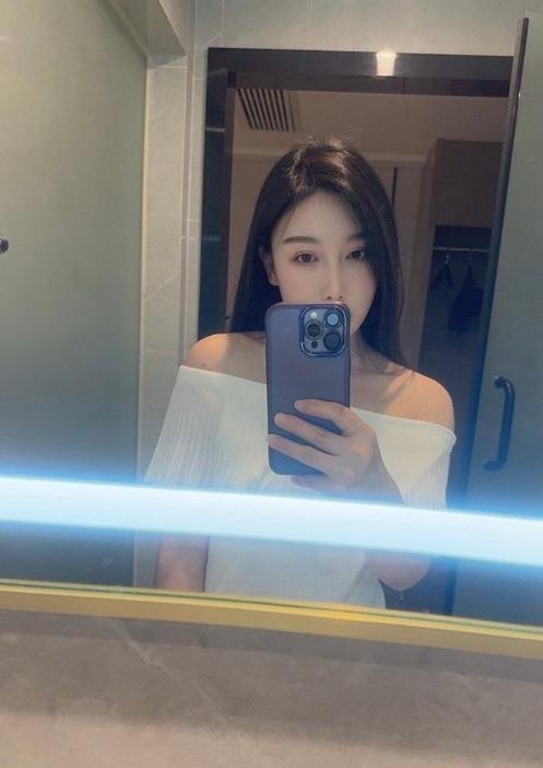 晨晨小姐姐