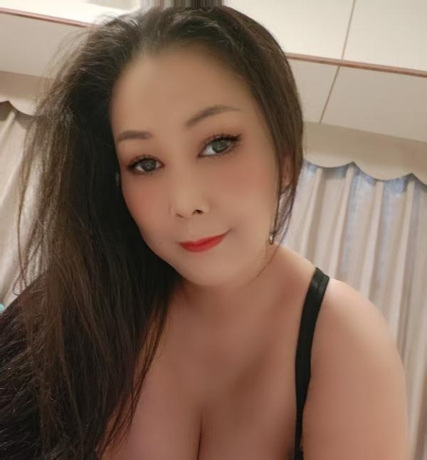 水床少妇琳琳
