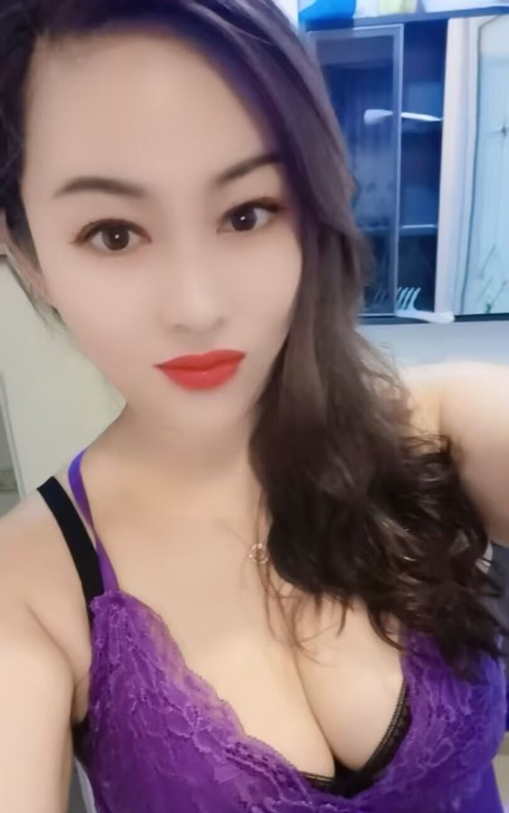 高个风韵轻熟老板娘