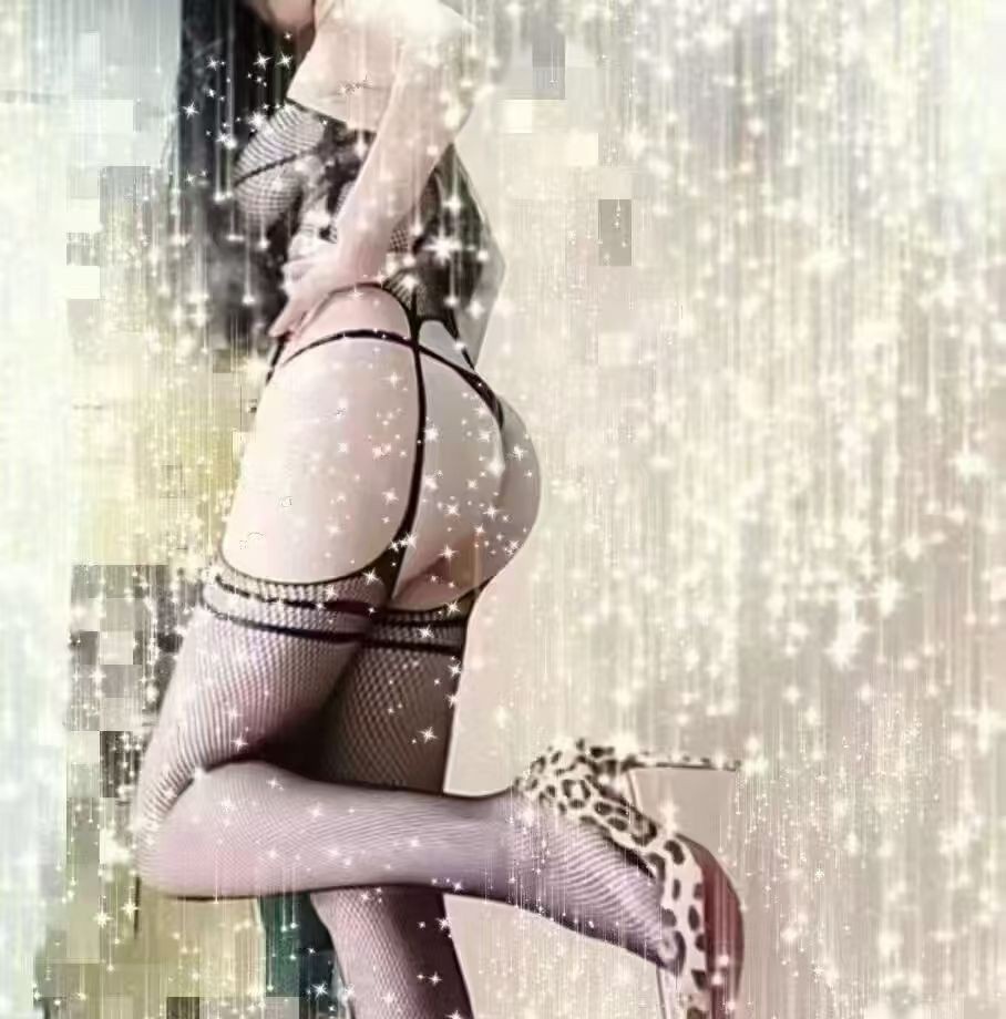 黑丝成熟美少妇