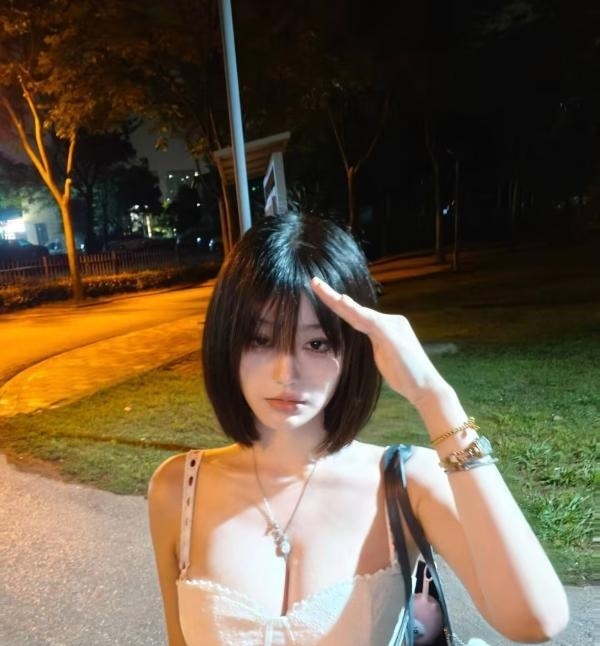 性感美乳小希