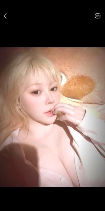 黄毛大兔子