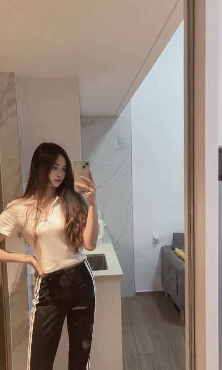 女上榨汁模特梦舒