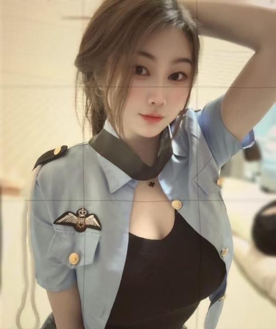 三点粉月月