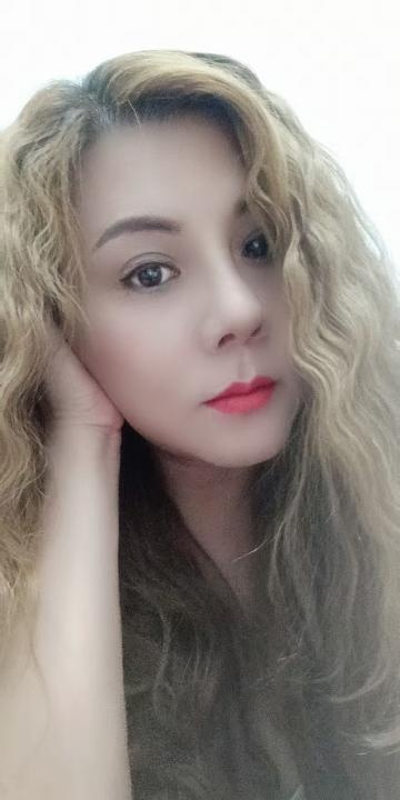 大波浪服务型少妇