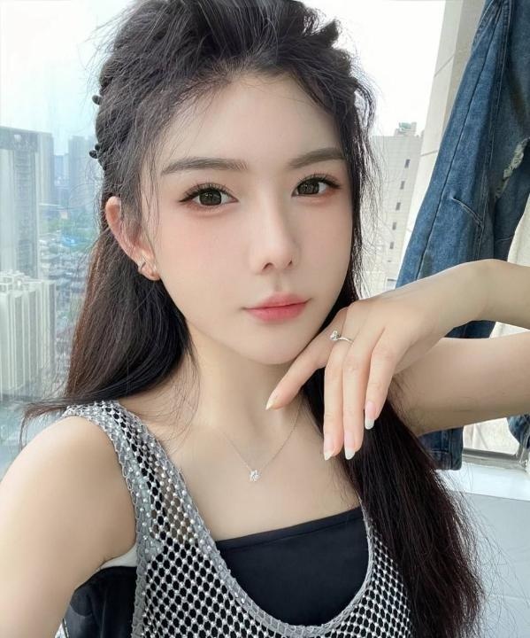 大奶妹青青
