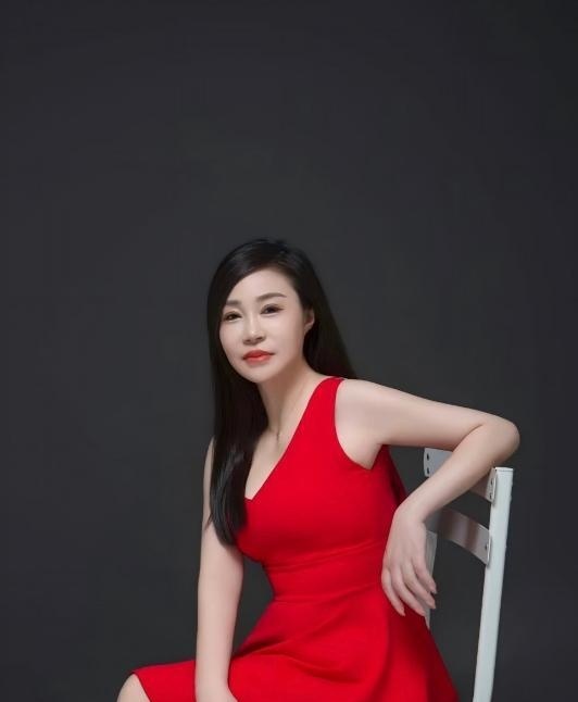 风韵制服熟女