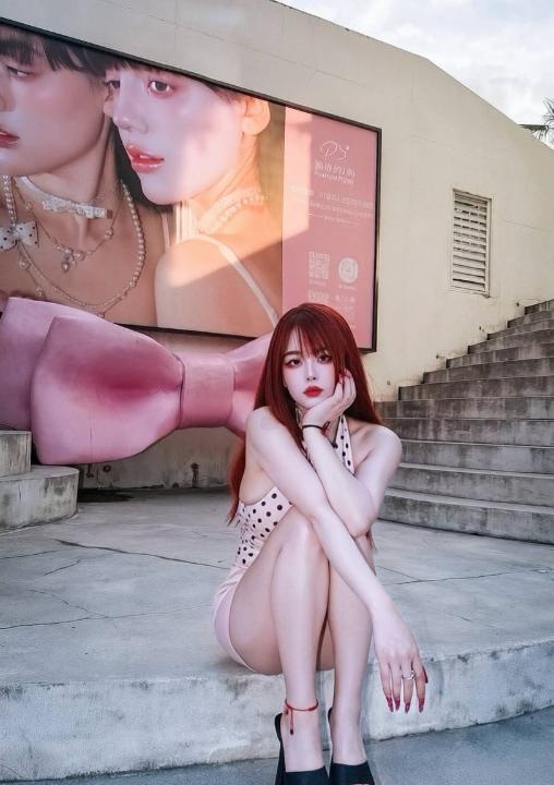 完美身材反差颜值妹子