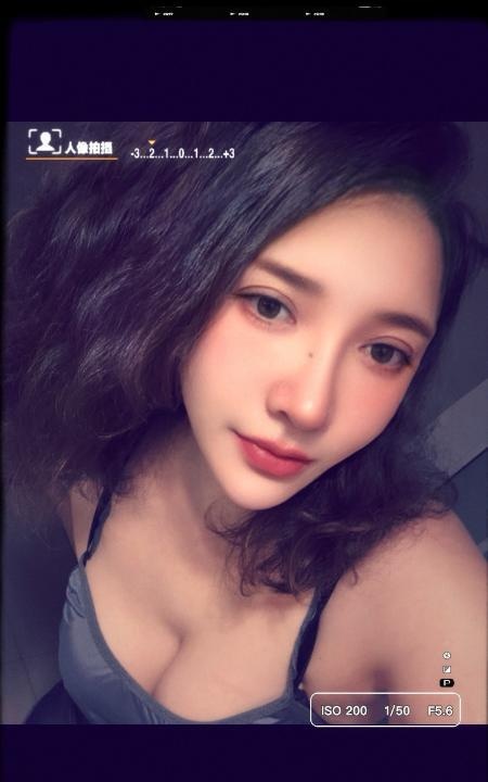 漂亮妹子依娜
