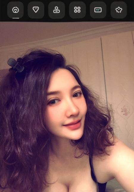 漂亮妹子依娜
