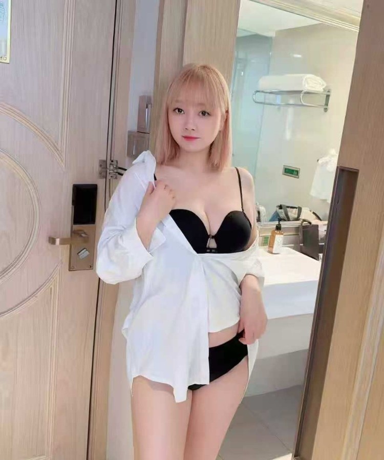 风骚大奶辣妹子