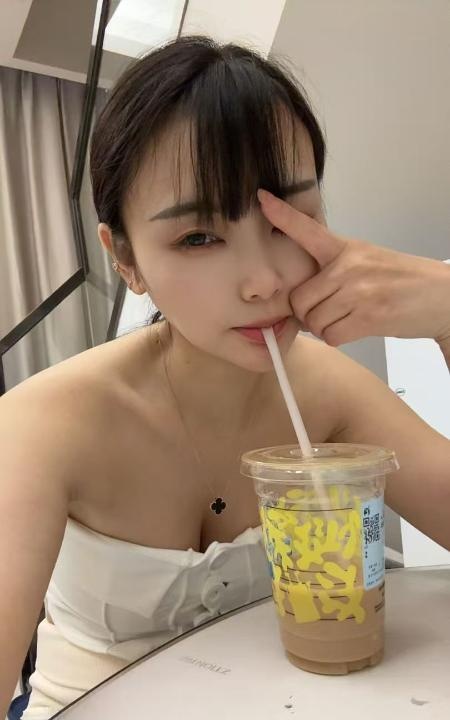 中山少妇丰韵的苏娜
