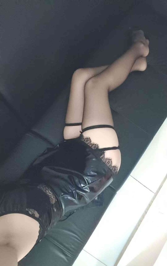 瘦小性感00后美女