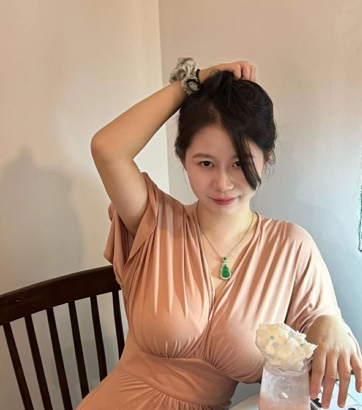 大奶风骚熟妇