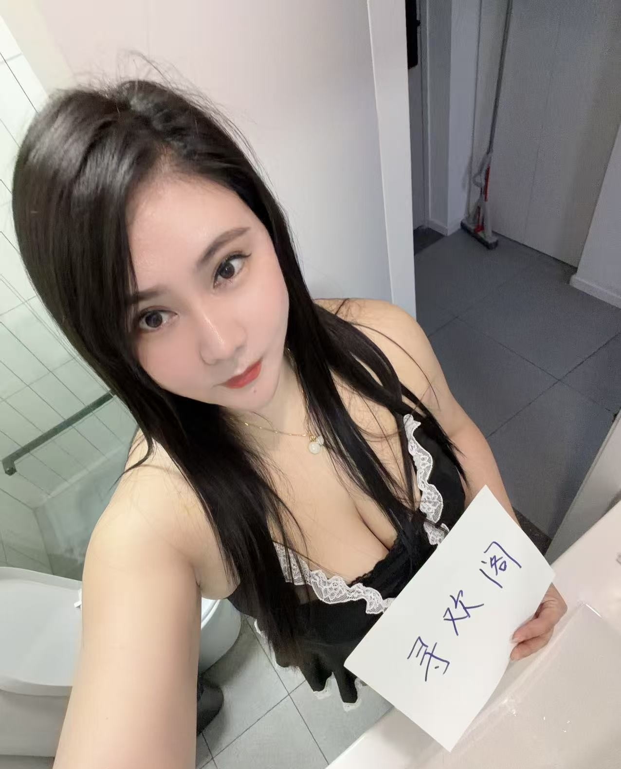 丰满服务少妇