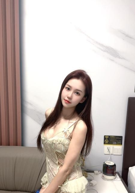 白云风骚欲姐露露