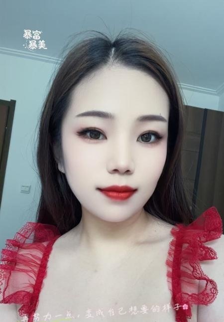 铁西蜜桃臀少妇