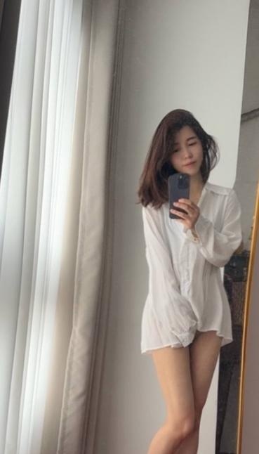 钟楼长腿颜值小姐姐